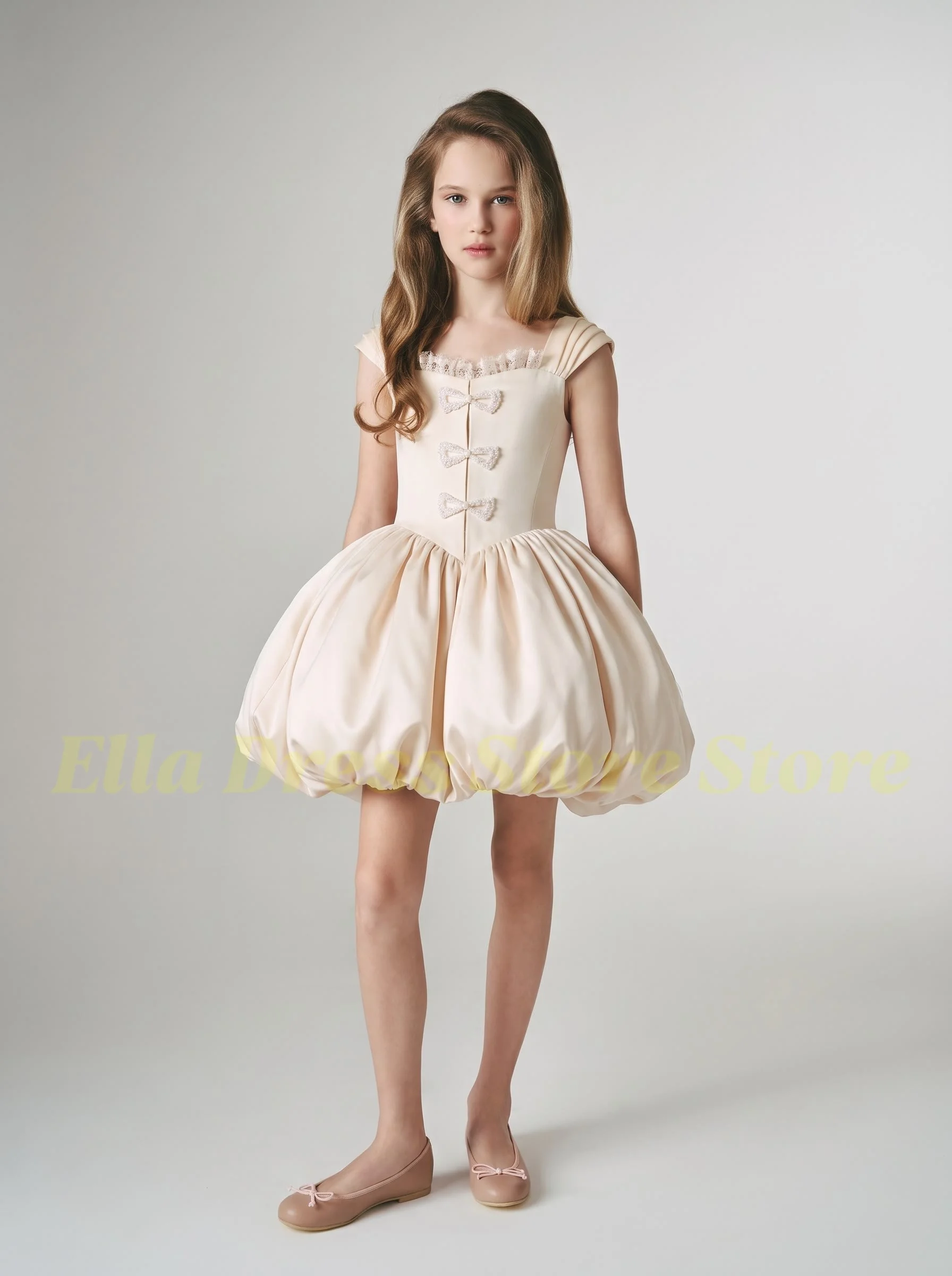 Maßgeschneidertes rosa Satin-Blumenmädchenkleid für Hochzeiten, kurze Ärmel, hübsches Erstkommunionkleid mit Schleifen, Kindergeburtstagsfeier, Großhandel – Detail 1