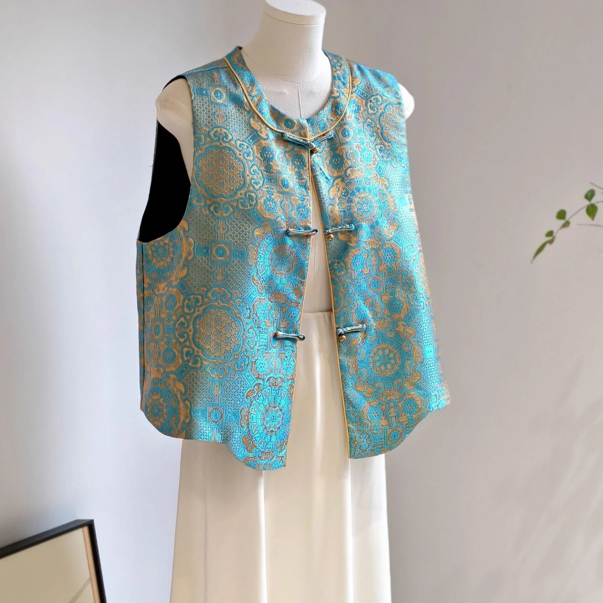 洗練された宋時代の錦織ベスト |   現代的な中国風のノースリーブトップス、エレガントな雰囲気漂う