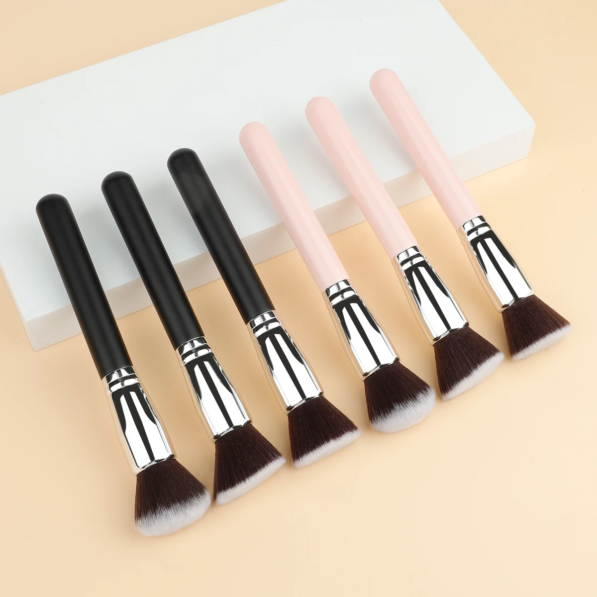 Pincéis de maquiagem plana kabuki fundação escova para creme líquido pó contorno mistura grande rosto reparação ferramentas beleza
