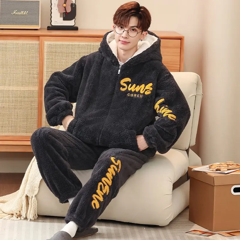 Coral Velvet Pajamas for Men Fall/Winter Thick Winter Teen Winter Flannel College Furry Homewear Can Be Worn Outside Sleepwear