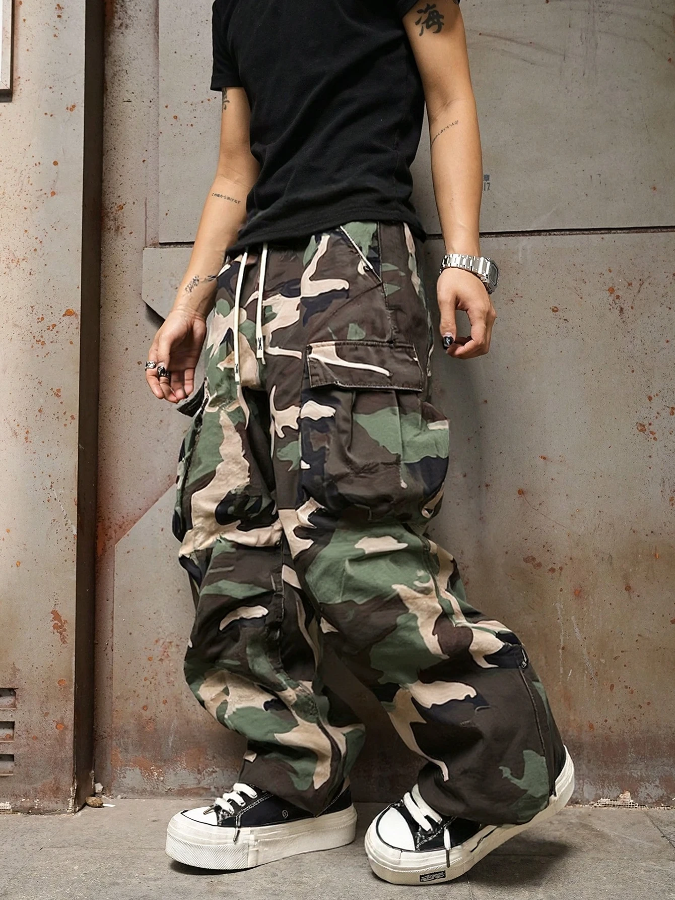 

Мужские повседневные модные прямые камуфляжные брюки-карго с несколькими карманами, персонализированные и модные брюки-карго в американском стиле