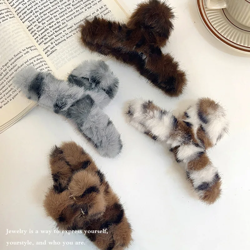 Hochwertige Haarspange mit Leopardenmuster aus Plüsch für Damen, süßer Haarschmuck, Haarspange, Haarklammer, Wintermode, Haar-Accessoires – Detail 7