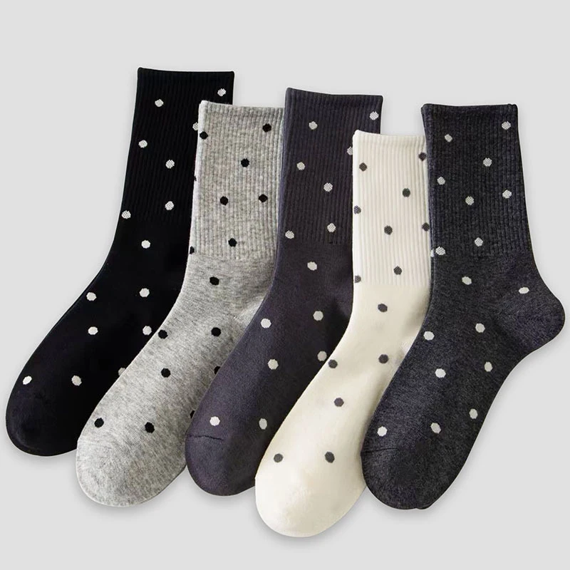

Fashion Retro Dot Printed Women's Socks Knitted 5 Colors High-Elasticity Sporty Casual Simple Mid-Length Socks Wholesale