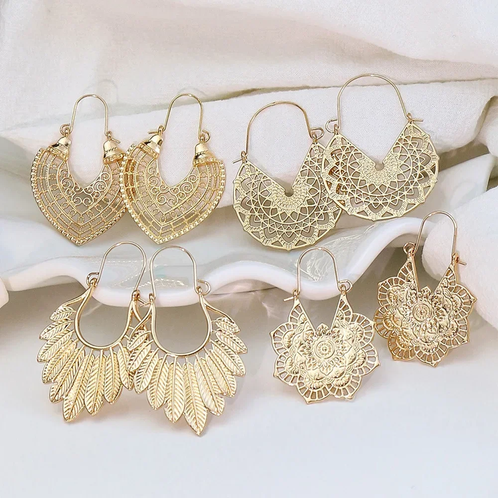 

Vintage Popular Ethnic Leaves Flowers Drop Earrings for Women Hollow Out Love Carved Earrings Ladies Jewelry Gift