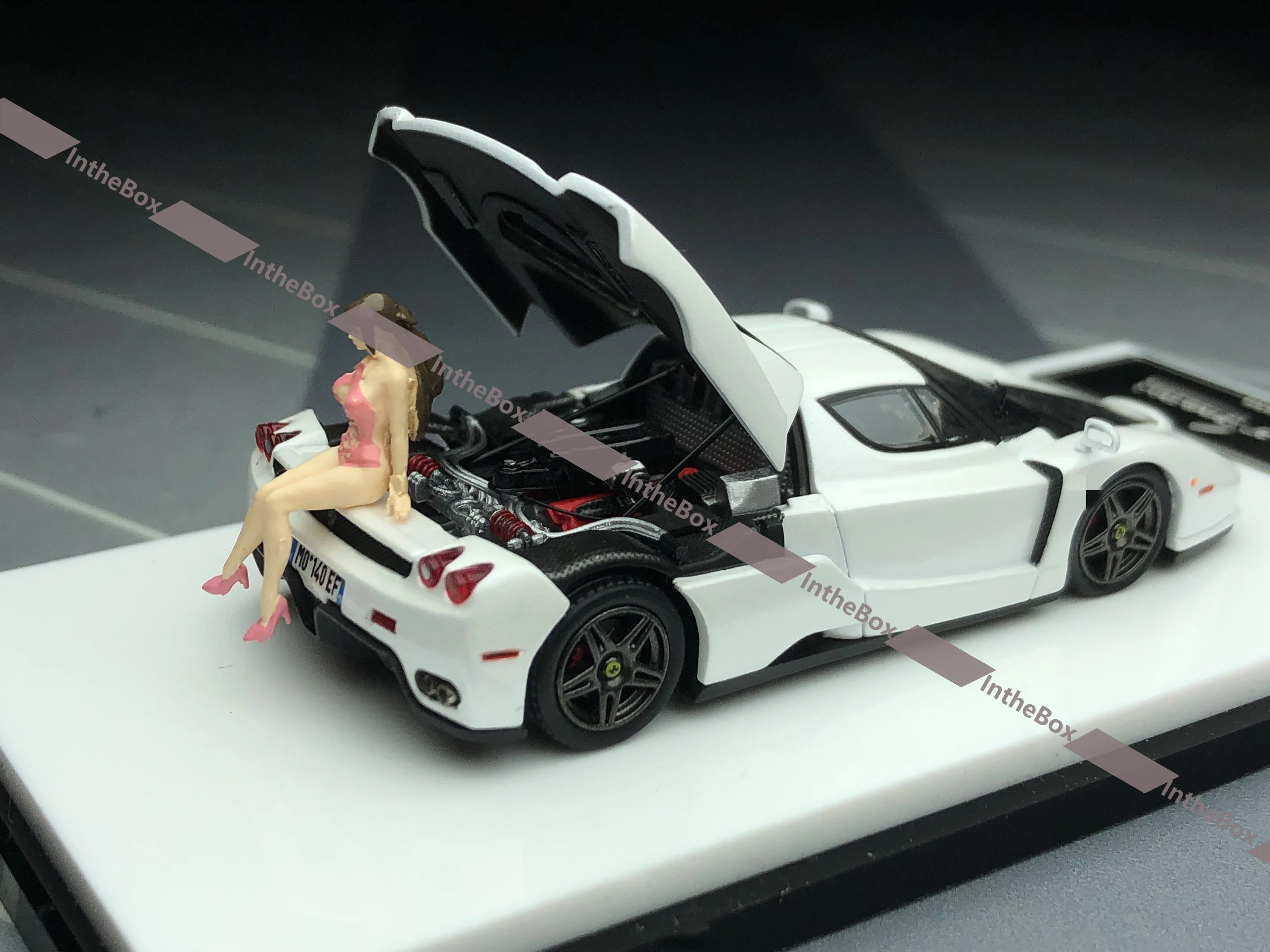 King 1:64 White Enzo Racing Sports Model White Diecast Model Car Collection Limited Edition Hobby Toys