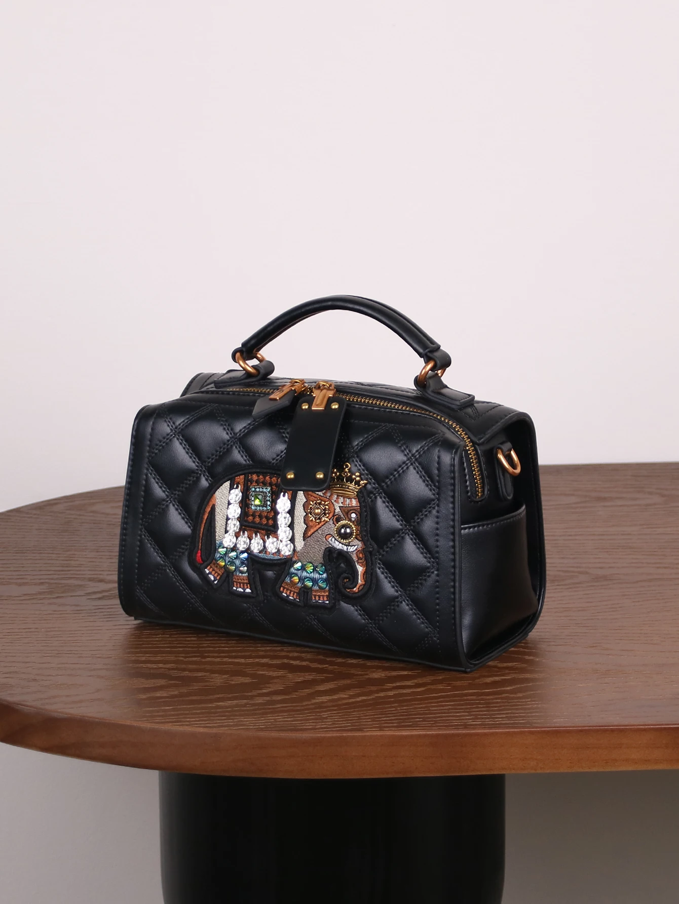 Nuevo bolso de lujo a la moda 2026, bolso de almohada portátil de gran capacidad, elegante diseño rómbico, bolso diagonal de hombro para mujer, retro hea