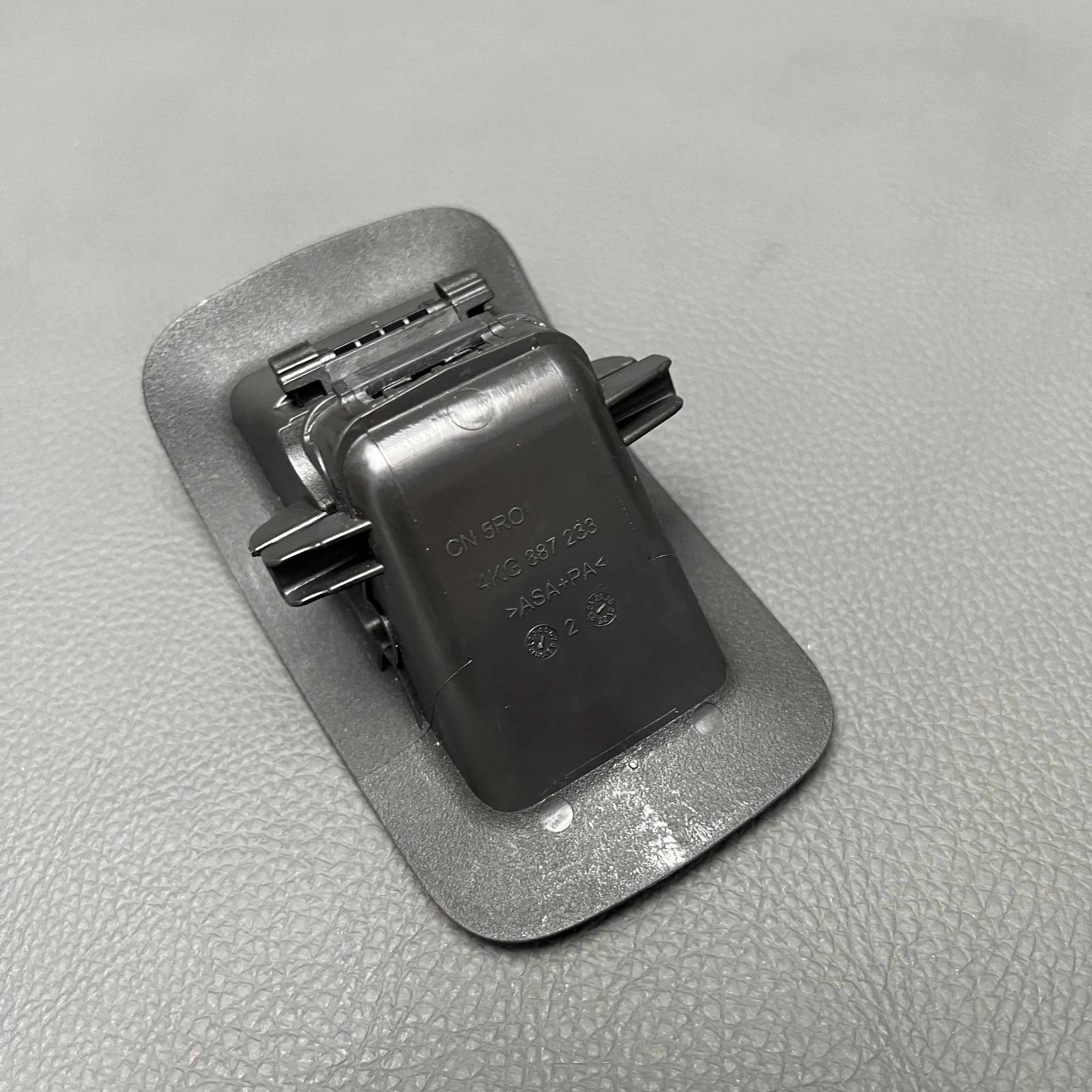 Neuer Kindersitz ISOFIX-Abdeckung für AUDI A6 A7 RS6 RS7 8W0887187 8W0 887 187 4K0 887 233 4K0887233 – Detail 7