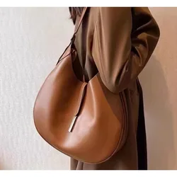 Niche Design Retro Dumpling Bag, Fashionable New Large-capacity Commuter  for Women, Simple and Versatile, High-end Shoulder Bag