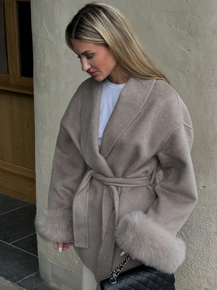 بلوفر نسائي أنيق ملون متقلب بأكمام طويلة ورقبة مستديرة سترة قصيرة فضفاضة للسيدات لخريف 2025 سترات للتنقل اليومي في الشارع #1