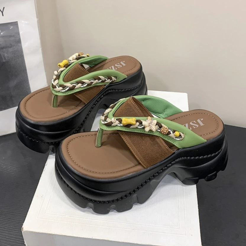 2026 Fashion New Lightweight Color Blocked Toe Sandals for Women Luxury Designer Anti Slip Flip Flops for Women