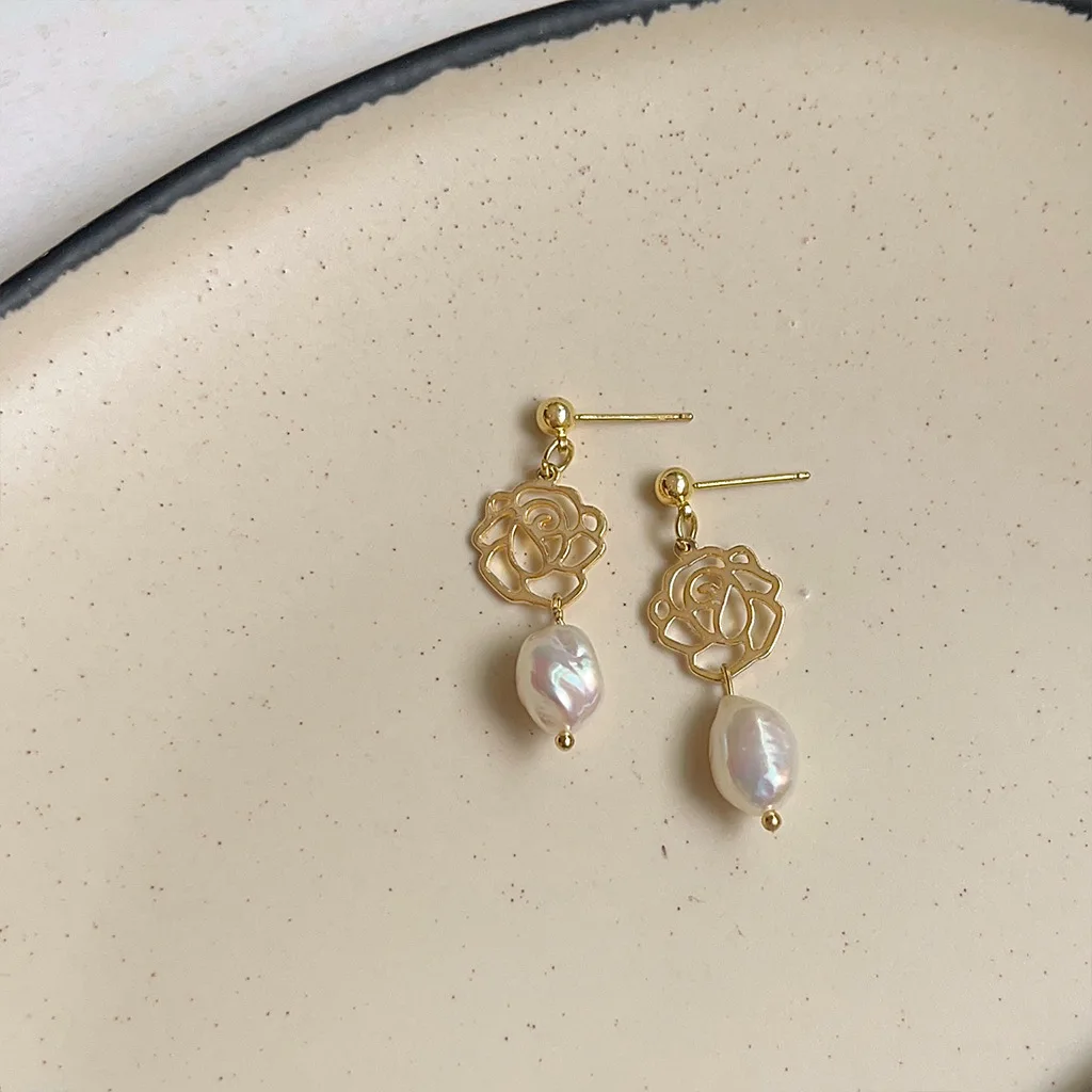 DIY accessories French retro baroque freshwater pearl earrings niche design versatile earrings fashion high-end temperament stud