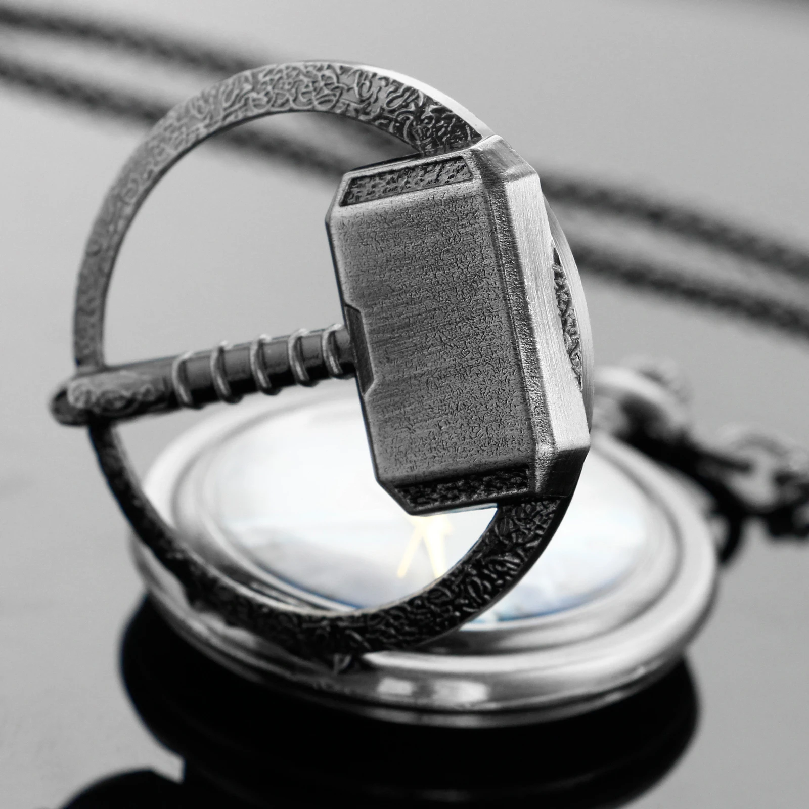 Film and Animation Thunder Hammer Logo Quartz Pocket Watch Steampunk Hollow Chain Watch Men's and Women's Pendant Necklace Gift