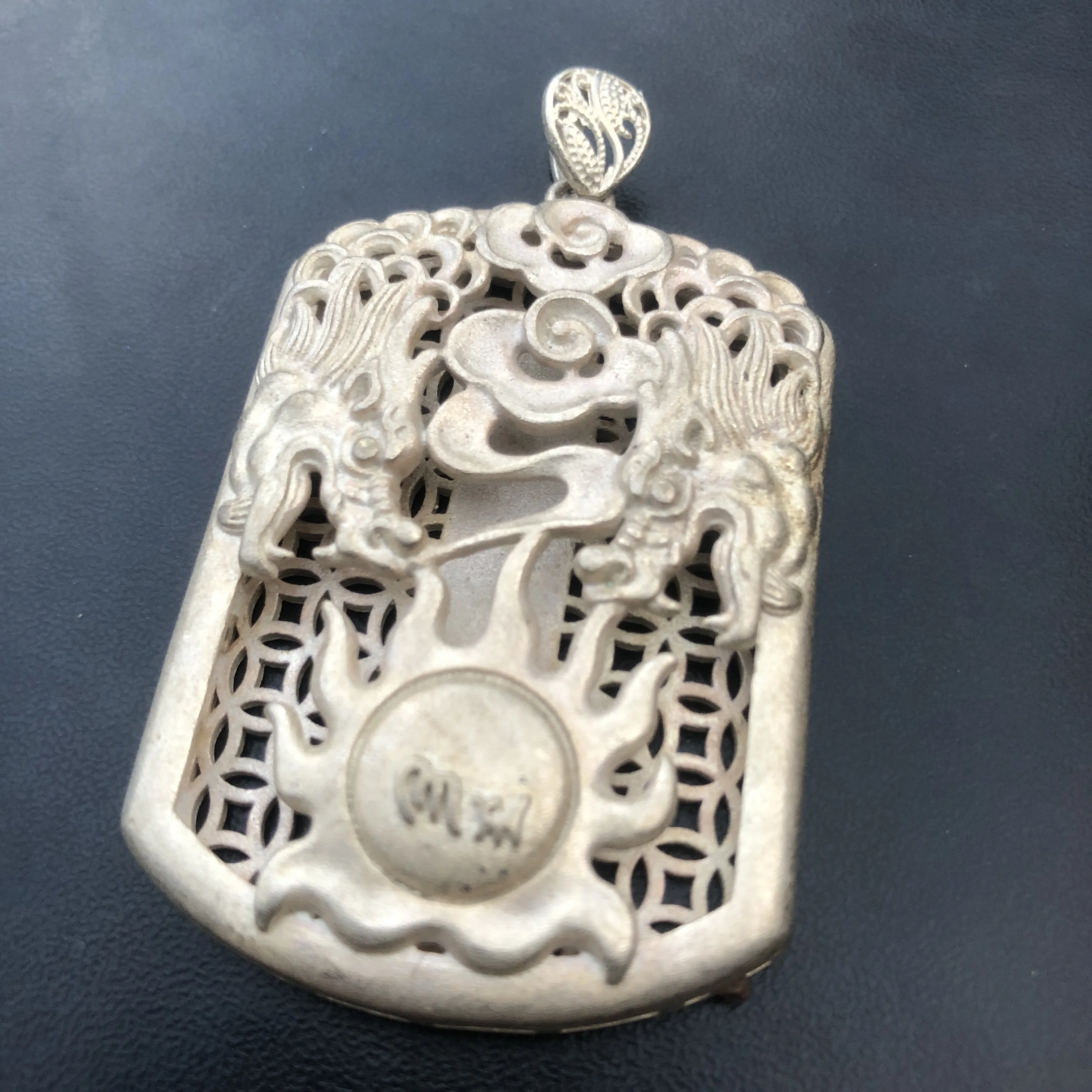 Pendentif creux vintage en arg - Ethnic Fashion World avis et prix