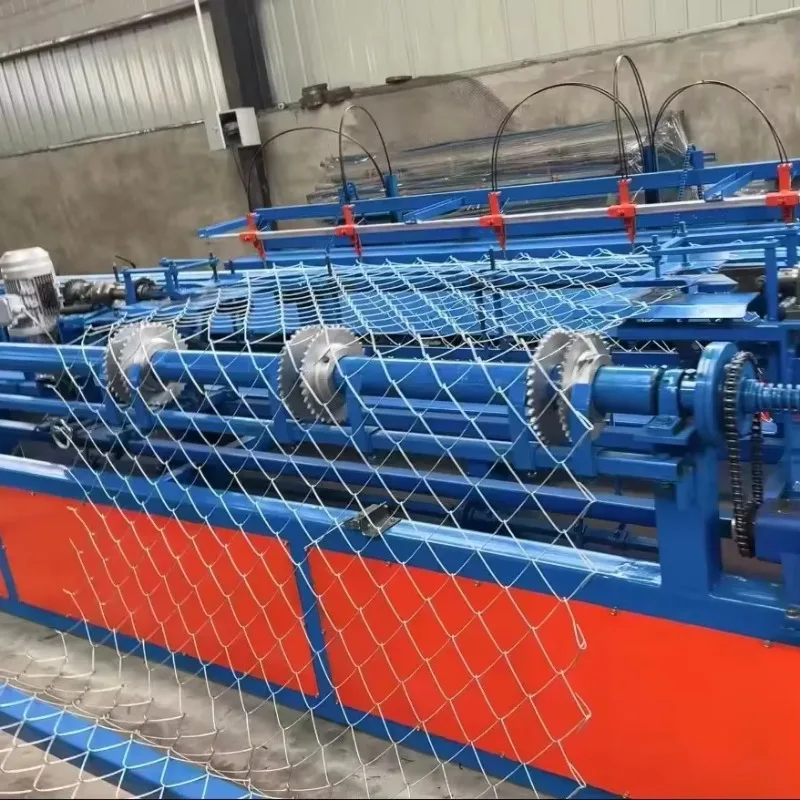 Customized Full Automatic High Speed Double Dies Automatic Chain Link Fencing Machine Making Wire Net
