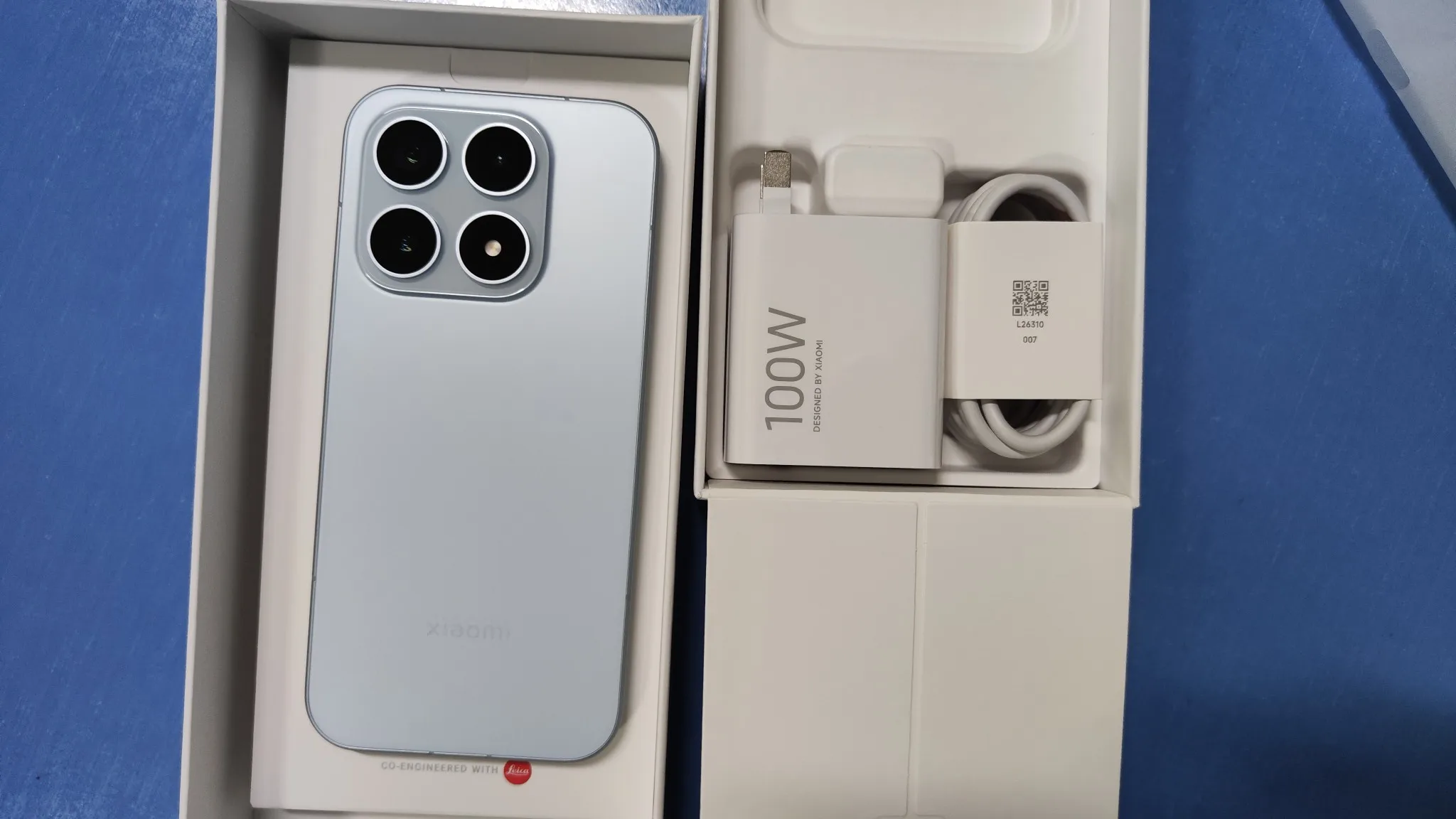 China Version Xiaomi 17 Smartphone 6.3" OLED Display Snapdragon 8 Elite Leica 50MP Camera 7000mAh Battery 100W Hyper Charge