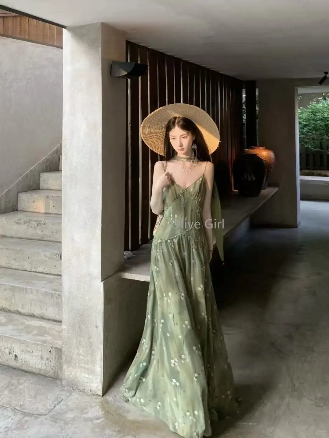 Olijfgroene meisjesjurk voor dames 2025, zomer Franse elegante vakantie, bloemen, V-hals, groen hemdjejurk, zonwerend vest