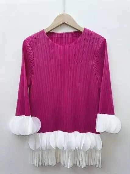 

Высококачественная женская плиссированная футболка на осень 2025 года — свободная блузка с пышными рукавами и прочным дизайном с лепестками