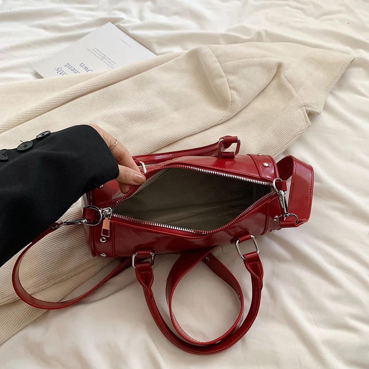 LEFTSIDE Small Rivets Design Underarm Bags For Women 2024 Y2k Korean Fashion Women Bucket Bag Lady Shoulder Bag Red Handbags