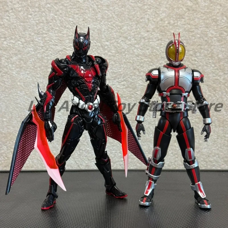 

New In Stock Amazing Yamaguchi Revoltech Batman Beyond Joint Mobility Doll Action Figure Toy Model Gift Collect Ornament