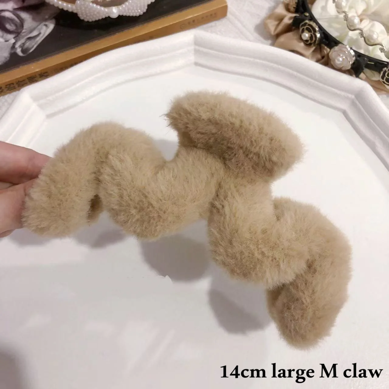 

New Luxury Hair Accessories: Autumn/Winter Plush Hair Clips - Large Size Elegant Women's Hair Clips: Adorable Hair Clips