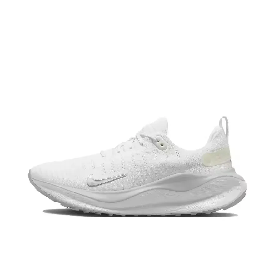 حذاء الجري Nike React Infinity Run FLyknit 4 للسيدات ذو الرقبة المنخفضة كاجوال مريح مبطن باللونين الوردي والأبيض