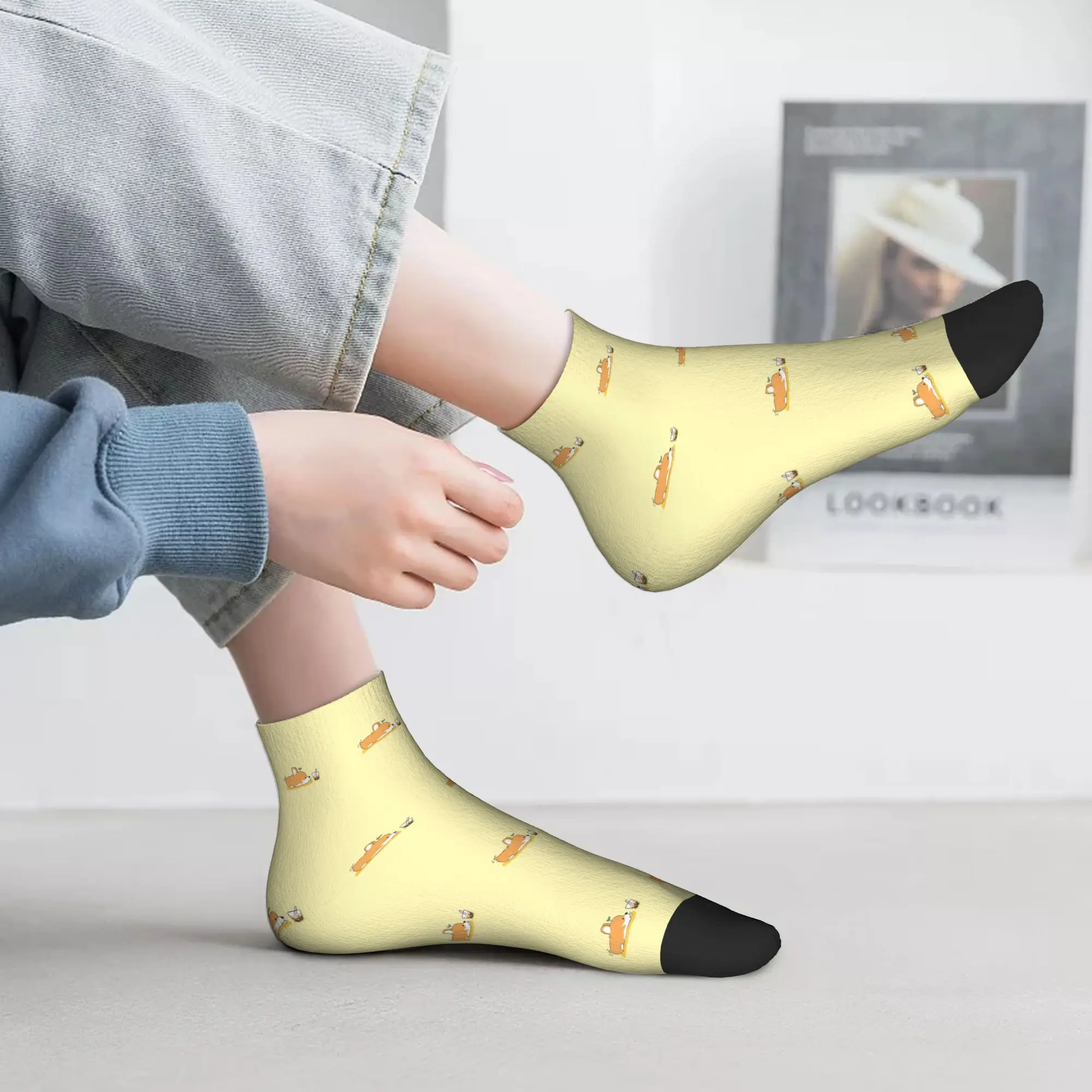 

All Seasons Corgi And Bubble Tea Socks Harajuku Sweat Absorbing Crew Socks Fashion Stockings for Men Women Christmas Gifts