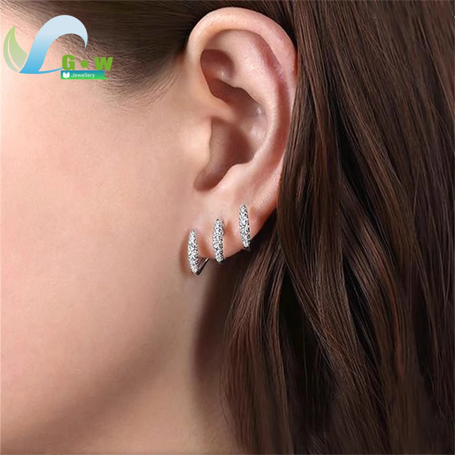 

Handcrafted Curved Minimalist Cubic Zirconia Ear Studs Three Prong Design High Quality Elegant Jewelry Small Batch Unique