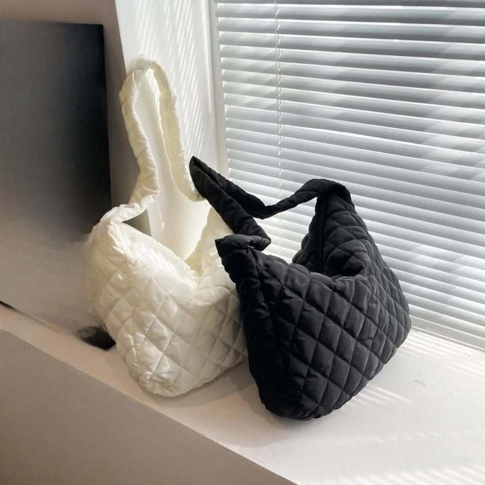 

Large Capacity Bubble Shoulder Bag Pleated Korean Style Space Cotton Underarm Bag Solid Color Quilted Cloud Pattern Tote Bag