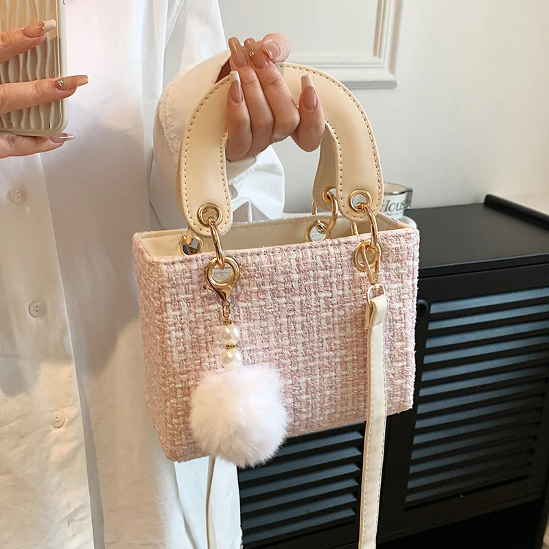 Borsa a tracolla da donna 2023 nuove signore squisite borse a tracolla con cerniera ciondolo in peluche luce di lusso moda High Street borsa marea