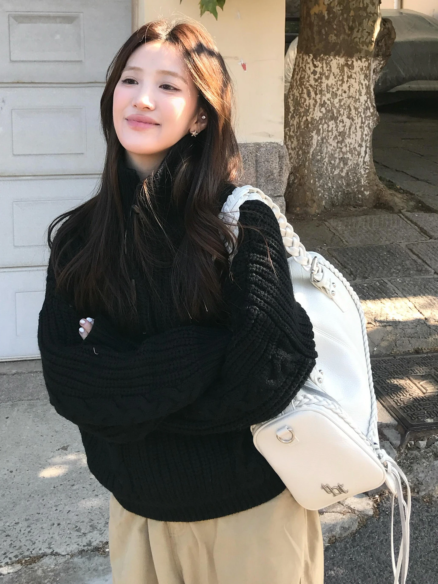 เสื้อสเวตเตอร์คอสูงทรงหลวม ดีไซน์บิดเกลียว สำหรับผู้หญิง ฤดูใบไม้ร่วง ฤดูหนาว สไตล์เกาหลี ให้ความรู้สึกหรูหรา ดูสบายๆ