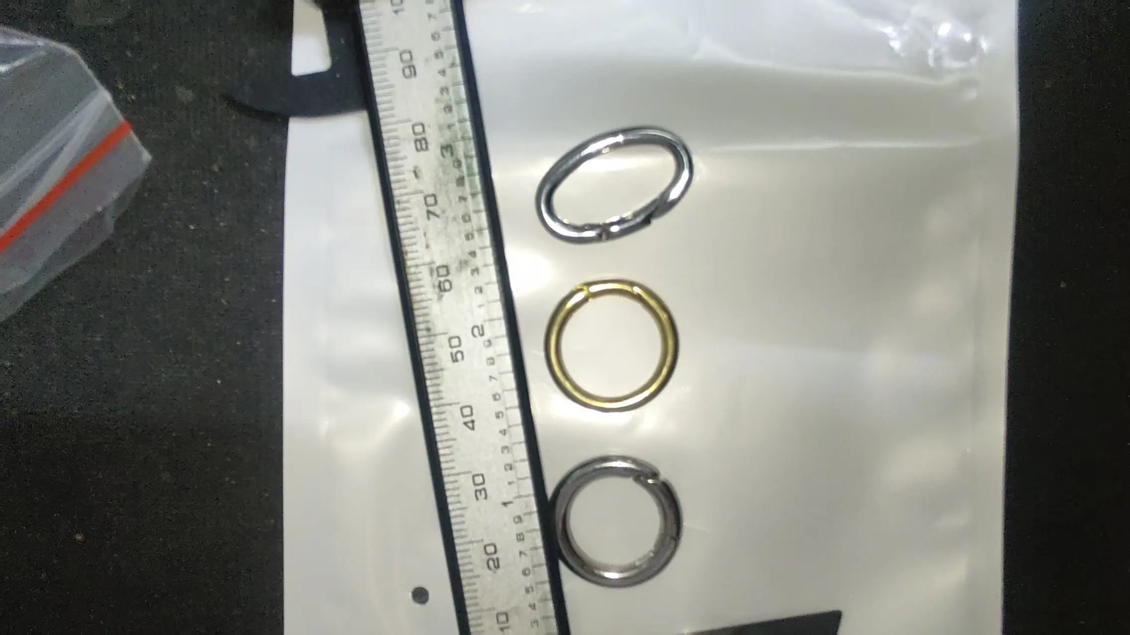 Pedido personalizado para 120 anillos ovalados de plata inoxidable y latón de 60 y 20 mm y anillos de acero