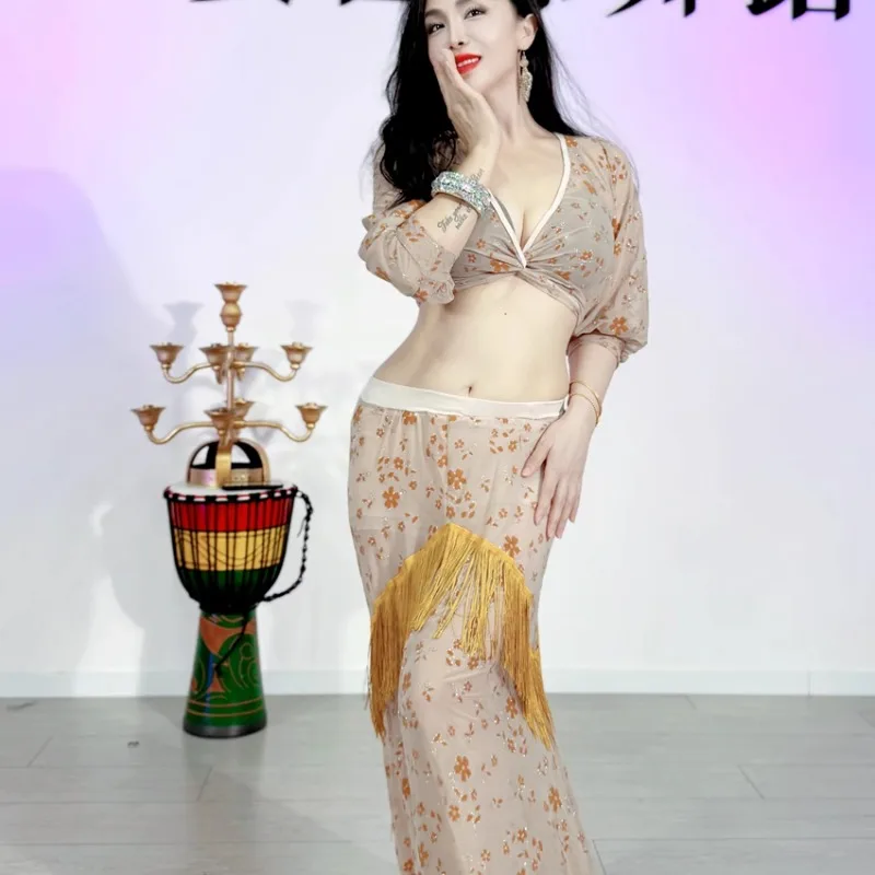 Trajes de danza del vientre Swegal personalizados, vestido de práctica, terciopelo 3D, ropa de danza Oriental de malla plateada, conjunto superior de falda con borlas
