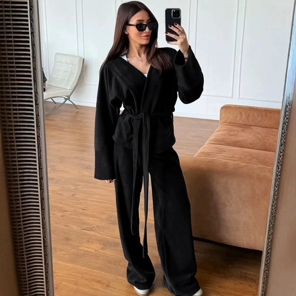 2026 New European and American Autumn/Winter Women's Two-Piece Fleece Pajama Set with Lace-Up Long Sleeves and Trousers