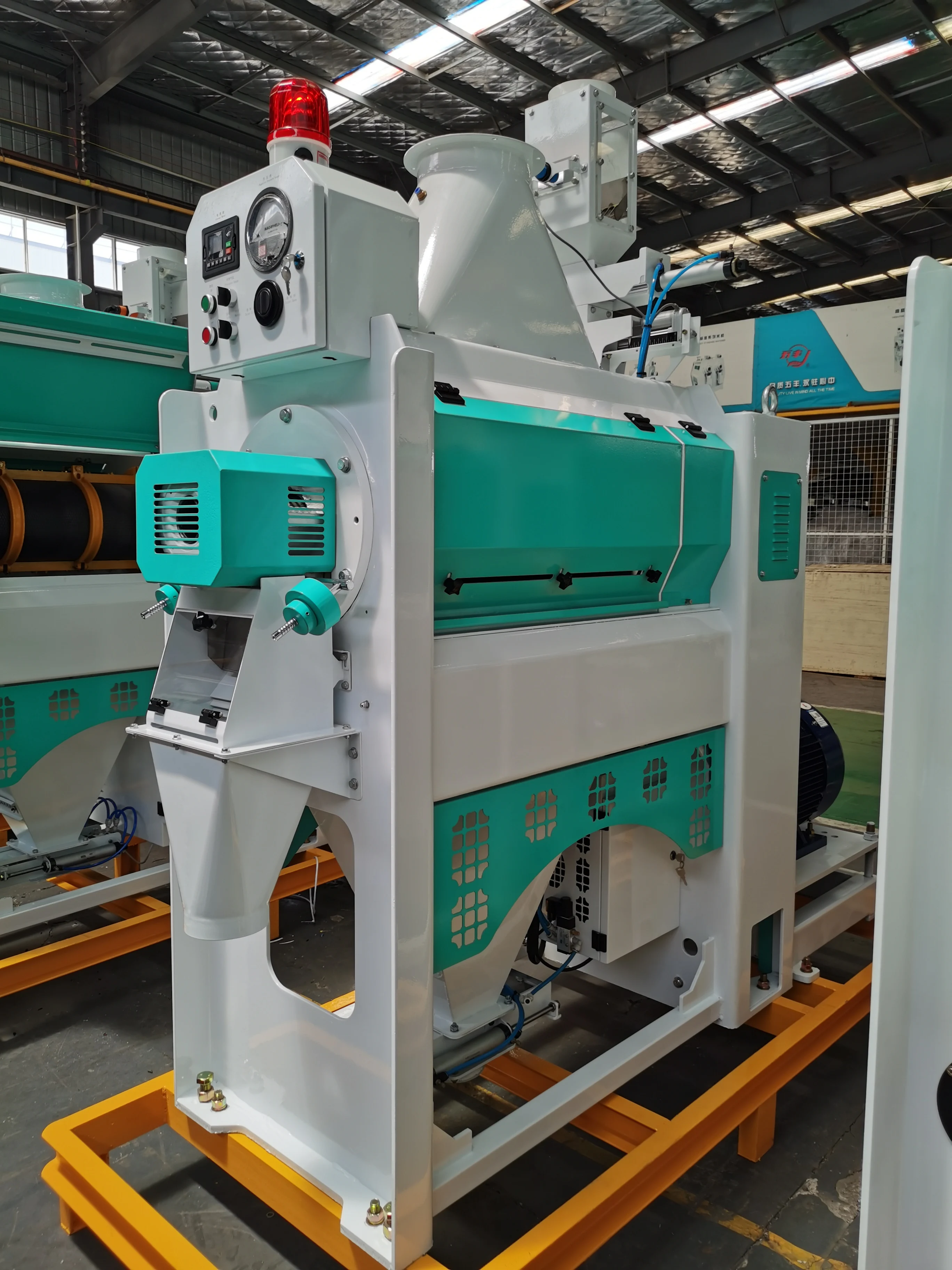 New Design Up-suction WFFN35JS 3-6 T/H Output Industrial Rice Whitener for Rice Mill Emery Roller Rice Whitening Machine