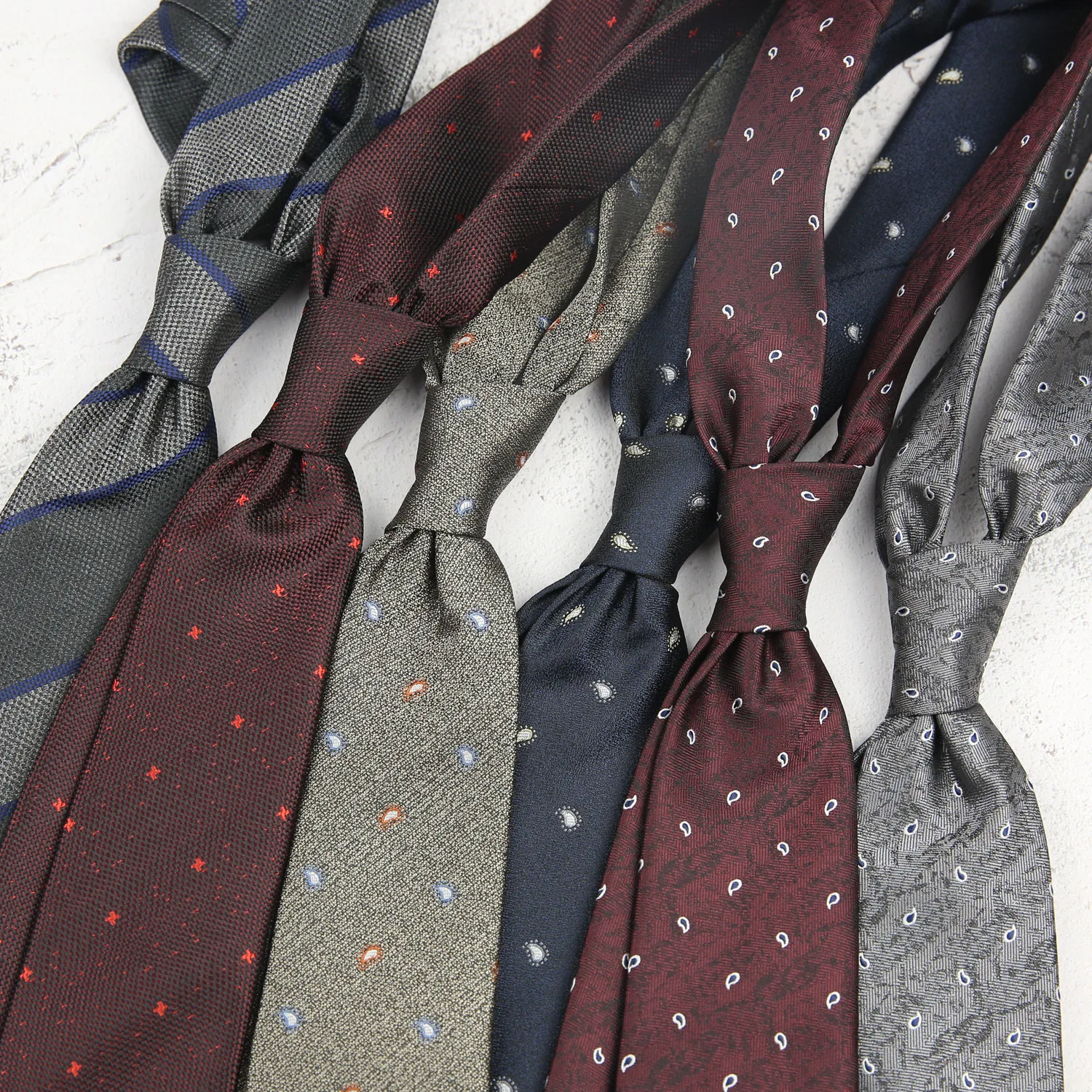 8cm Width Casual Silk Ties For Men New Classic Paisley Striped Polka Dot Neckties Gray Red Neck Tie Wedding Party Tuxedo Cravat