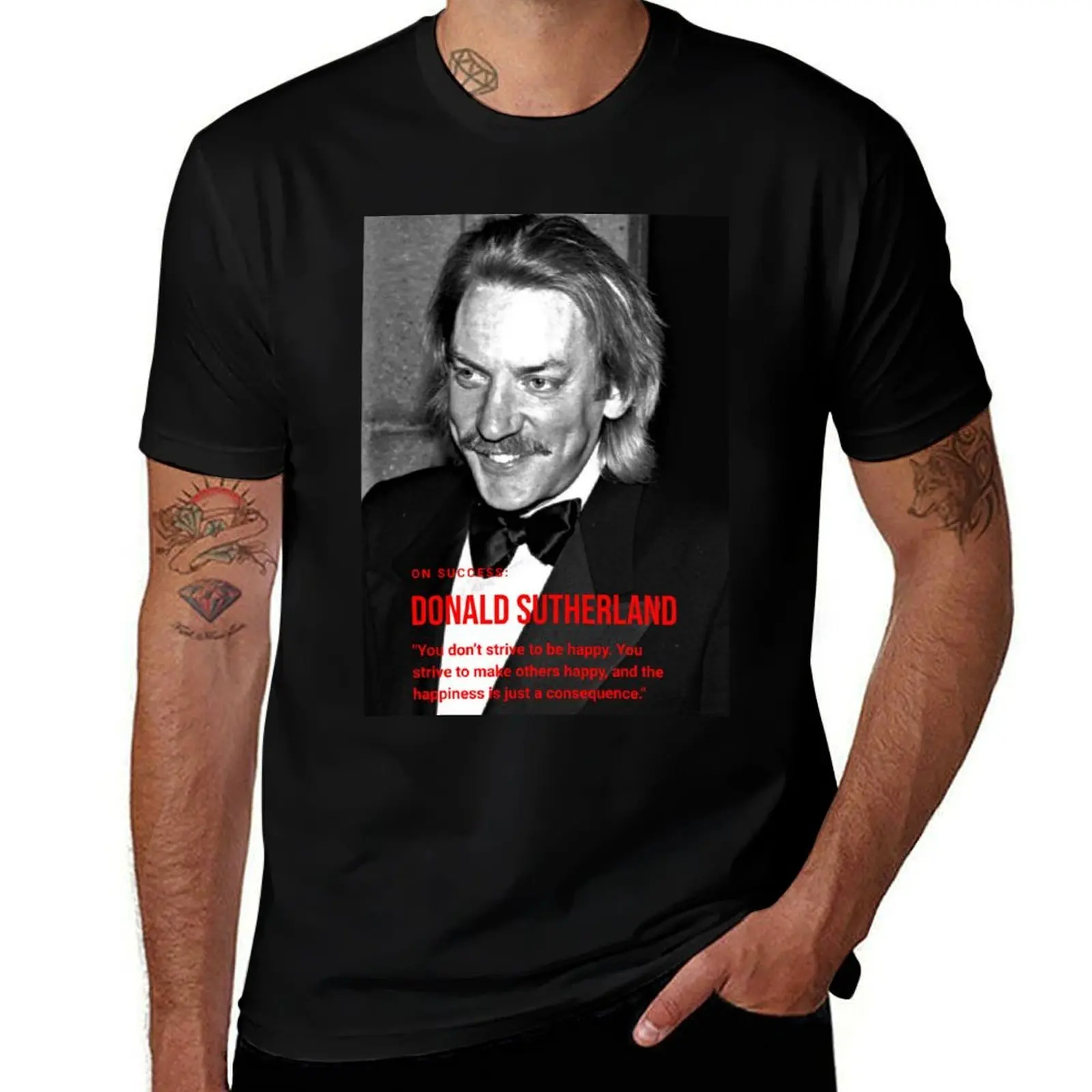 

DONALD SUTHERLAND T-Shirt Minimalist Plain Crew Neck T-Shirt