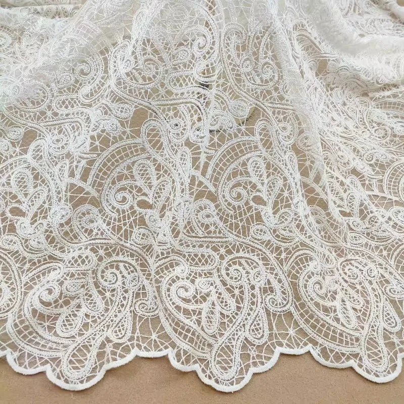 130cm幅の新しいミルクシルク中空レース生地、手作りのウェディングドレス、ブライダルレース生地、背景装飾アクセサリー