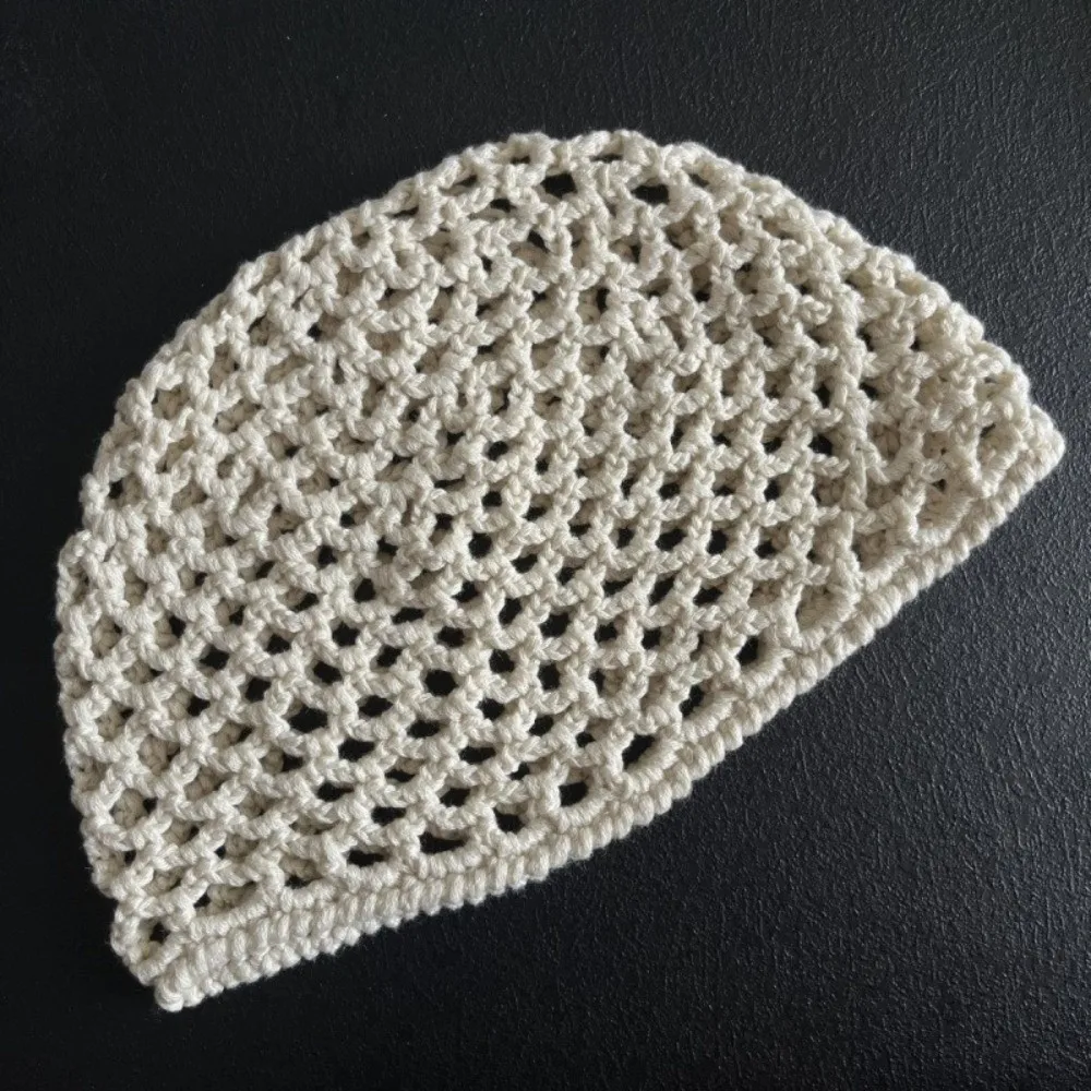 Modna szydełkowa czapka beanie, ręcznie robiona, oddychająca czapka dziergana, ażurowa, cienka, siateczkowa czapka typu melon na wiosnę i lato