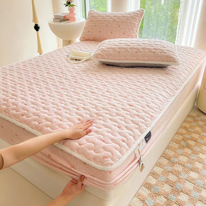 2024 new winter thickened milk fleece padded mattress three-piece set solid color printed bed cushion protective cover