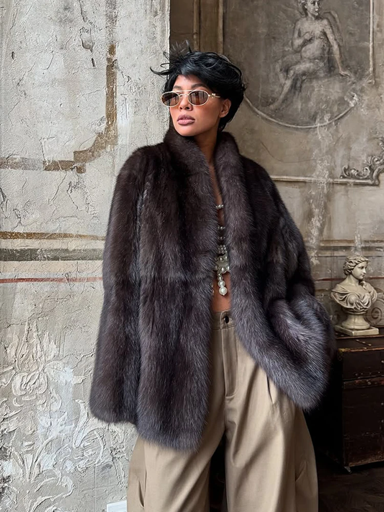 معطف فرو بني متوسط الطول للنساء مع زر مخفي فضفاض أنيق ملابس خارجية 2025 معطف أنيق للمكتب للسيدات للتنقل جديد