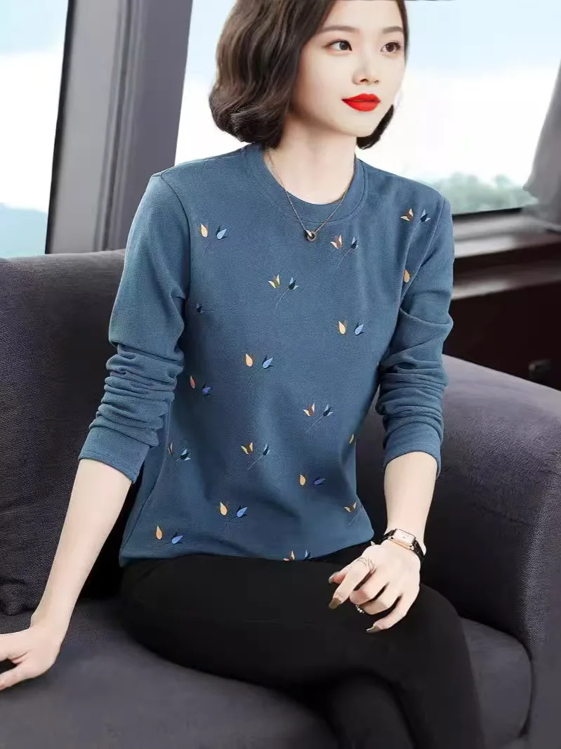 2025 New Autumn Winter Velvet Base Layer Top Slimming Women's Leaf Print T-shirt Warm Long Sleeve Female Blouses Shirt