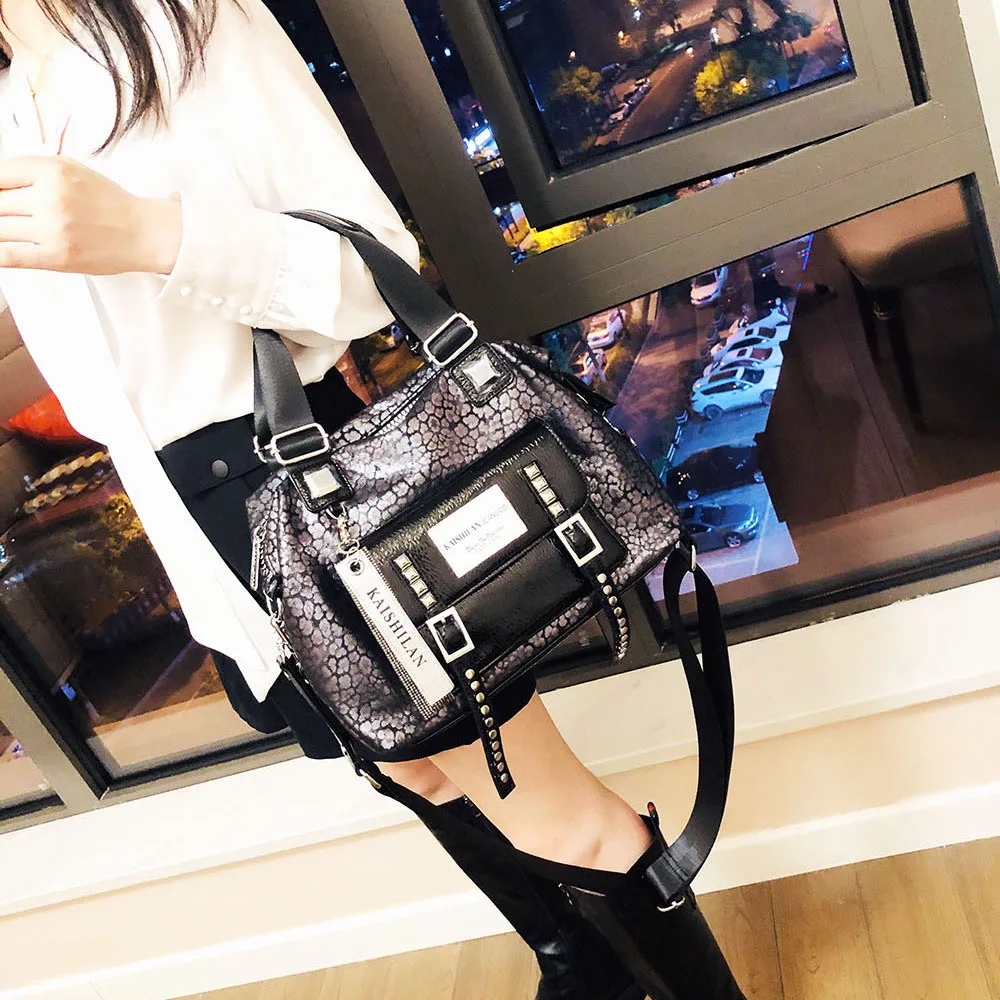 Women Snake Pattern Leather Handbag 2022 Fashion Rivet Shoulder Bags Brand Large Capacity Messenger Bag Female Trend Daily Tote