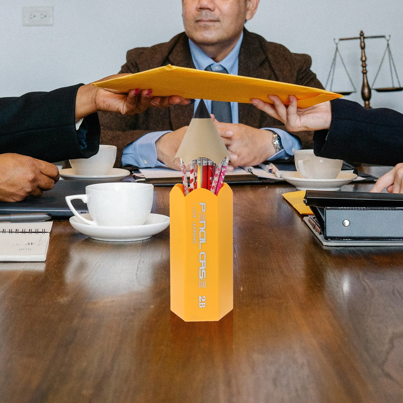 

Pencil Shape Pen Holder Stationery Storage Organizer for Desk with Protective Lid Large Capacity Pencil Shaped Cup for Office