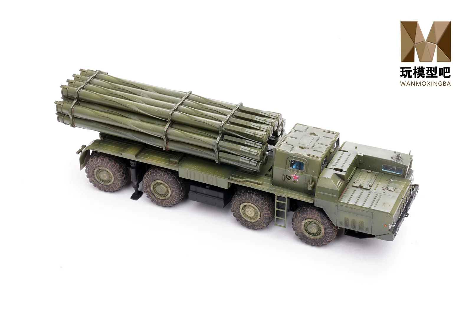 1/72 BM-30 Tornado M rocket launcher plastic finished military model