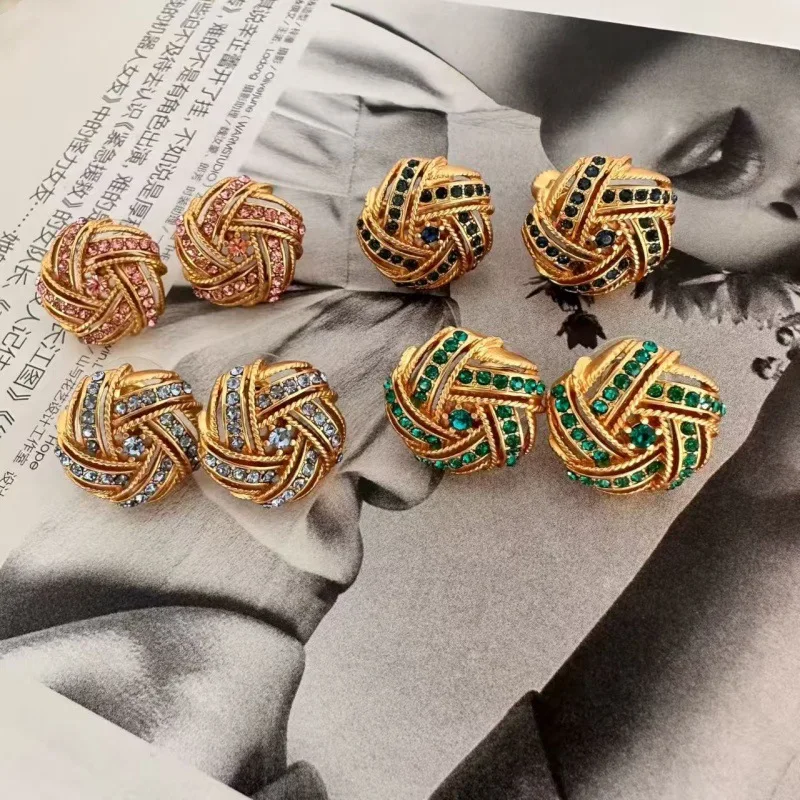 VKVVA Fashion Jewelry Vintage Gold-Plated Twisted Wave Leaf Swirl Stud Clip-On Earrings for Women Birthday Gifts, Unique Gift