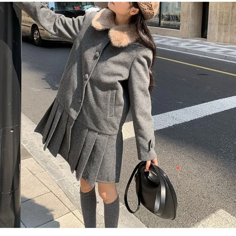 Sweet age-reducing detachable fur collar pleated dress with cotton woolen coat 2025 winter temperament commuter coat for women