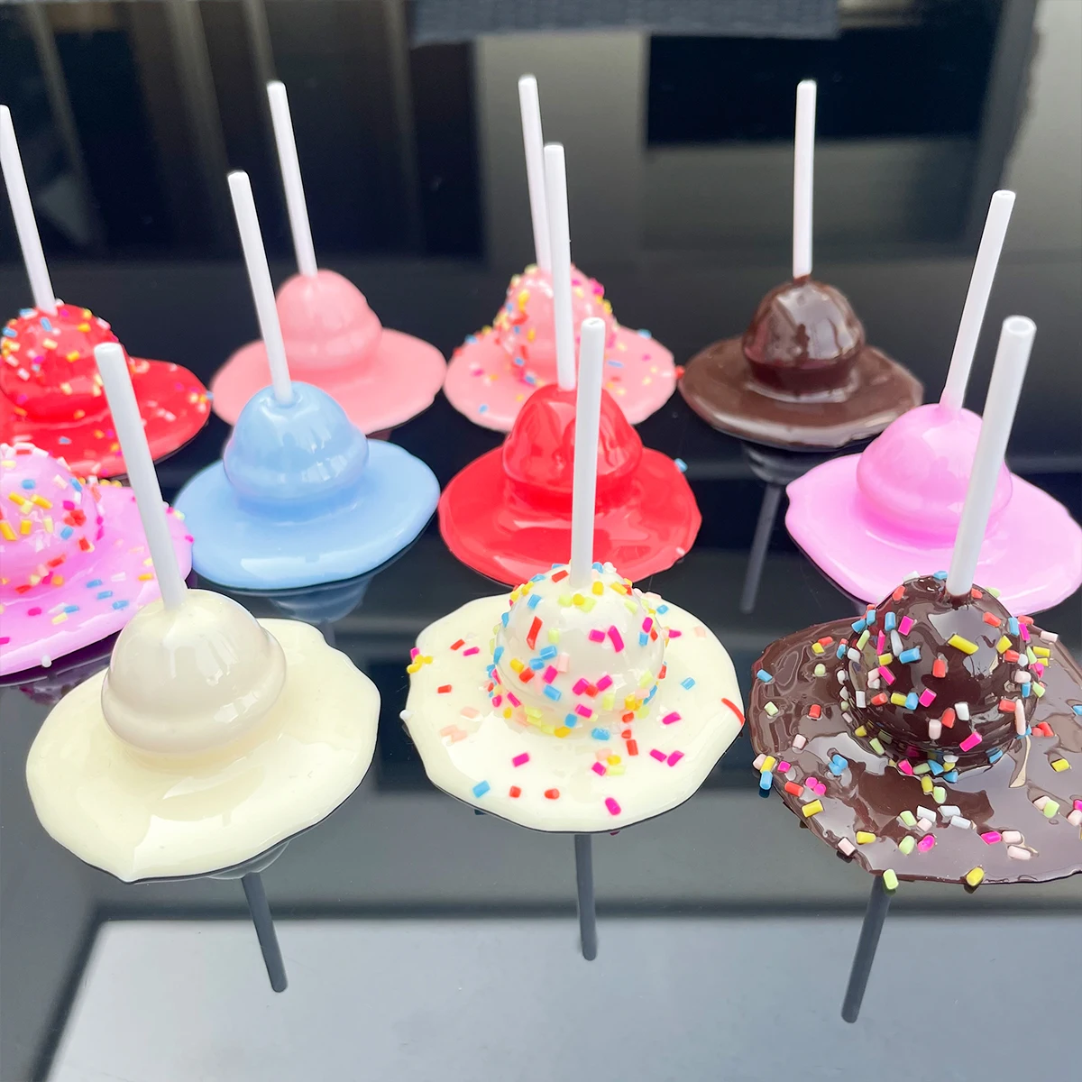 ديكور مصاصة ذائبة مزيفة - دعامة حلوى واقعية، عرض جميل يقطر لطيف، ديكور منزلي ممتع بطابع الطعام