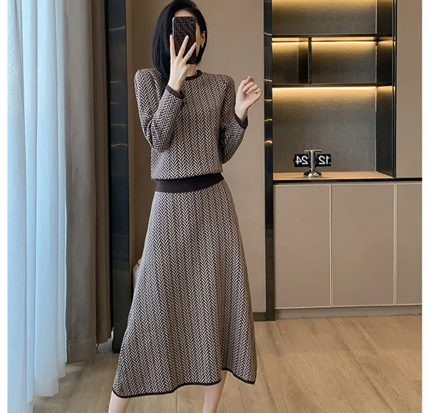 

Vintage Women O Neck Knitted Two Piece Set Autumn Winter Striped Thick Long Sleeve Sweater + High Quality A Line Midi Skirt Suit