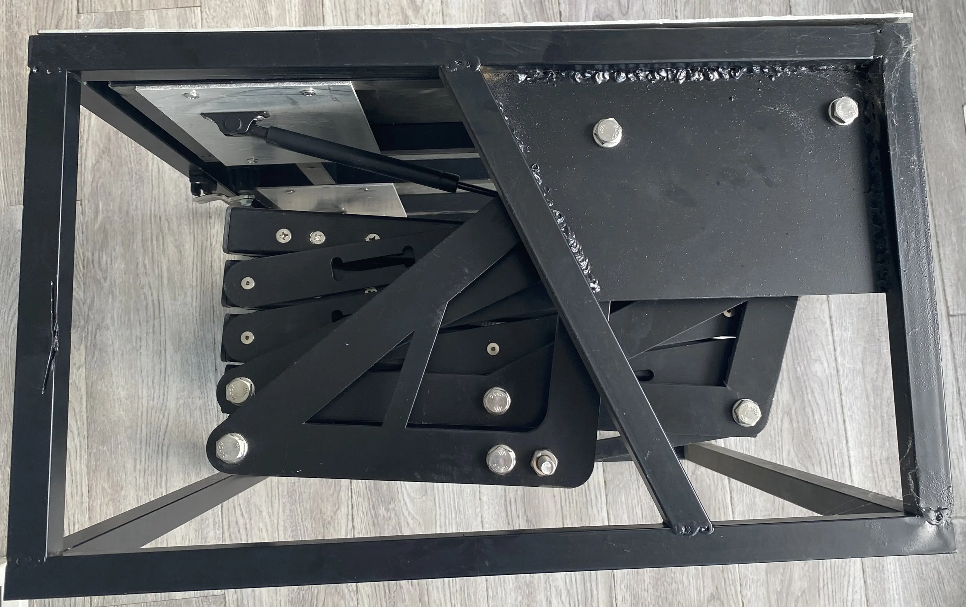 2024 تصميم جديد RV متنقل قافلة تخييم مادة سبائك الألومنيوم 550 دليل قابل للطي خمس طبقات خطوة