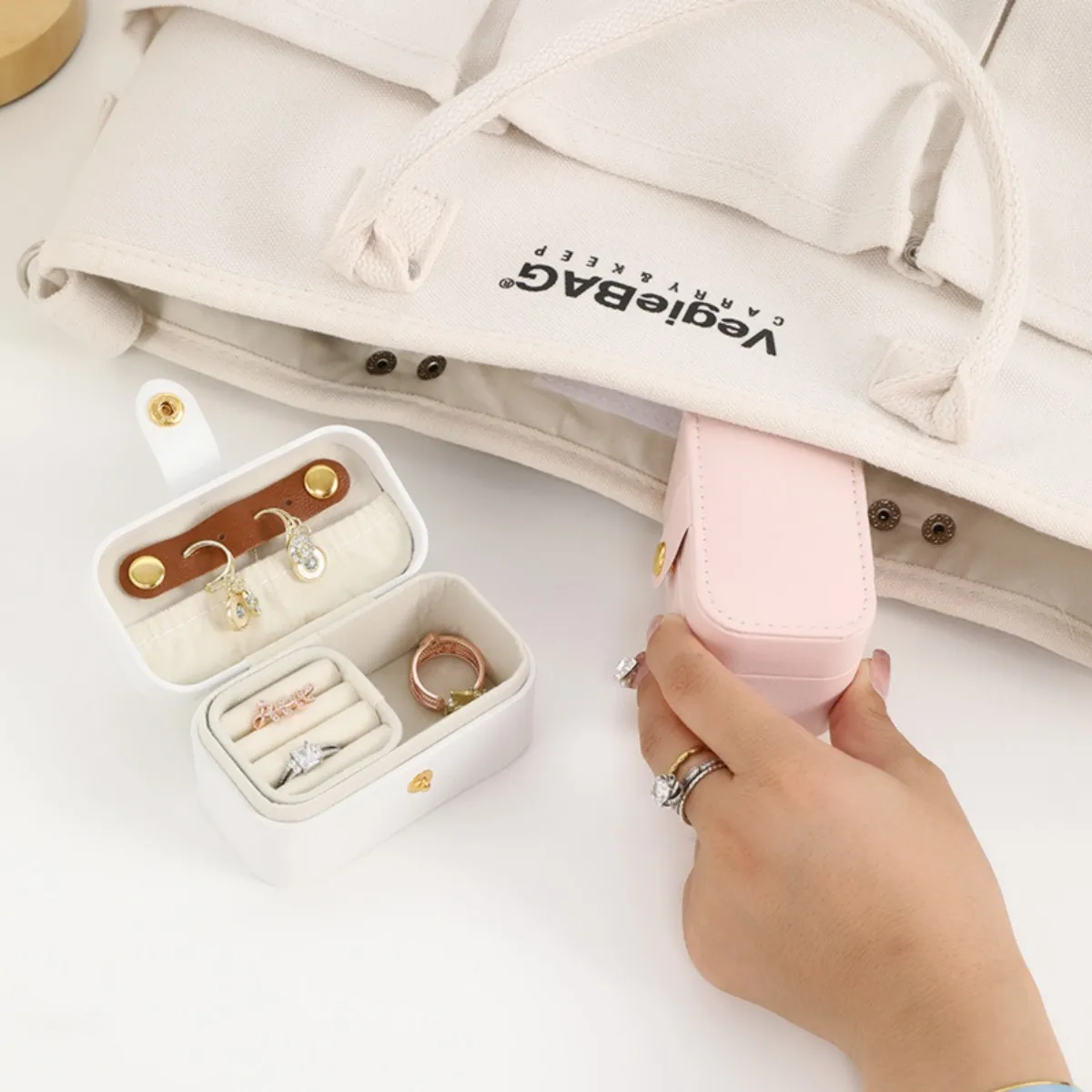 portable PU leather jewelry ring, necklace, earring jewelry storage box suitable for women\'s daily travel jewelry carrying